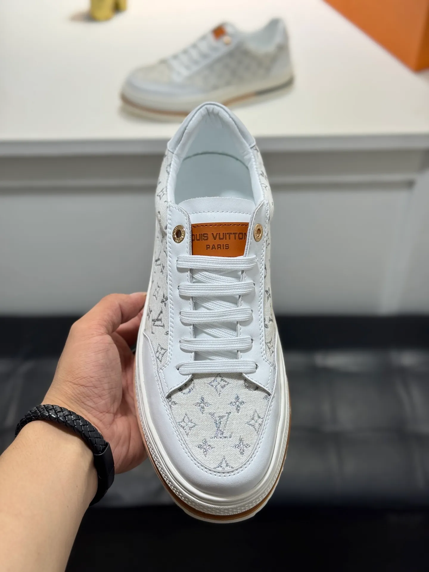 Men's shoes 💰400 [New style] 🌂🌂Top original order - Louis Vuitton®️ Trendy and fashionable yet low-key men's casual shoes, LV special fabric pattern on the upper, comfortable and breathable, sheepskin lining, original rubber outsole, 3 colors available ~ a must-have for sportsmen. Size: 38-44 (45 customized